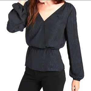 NWT banana Republic reptile print v neck blouse size women's small